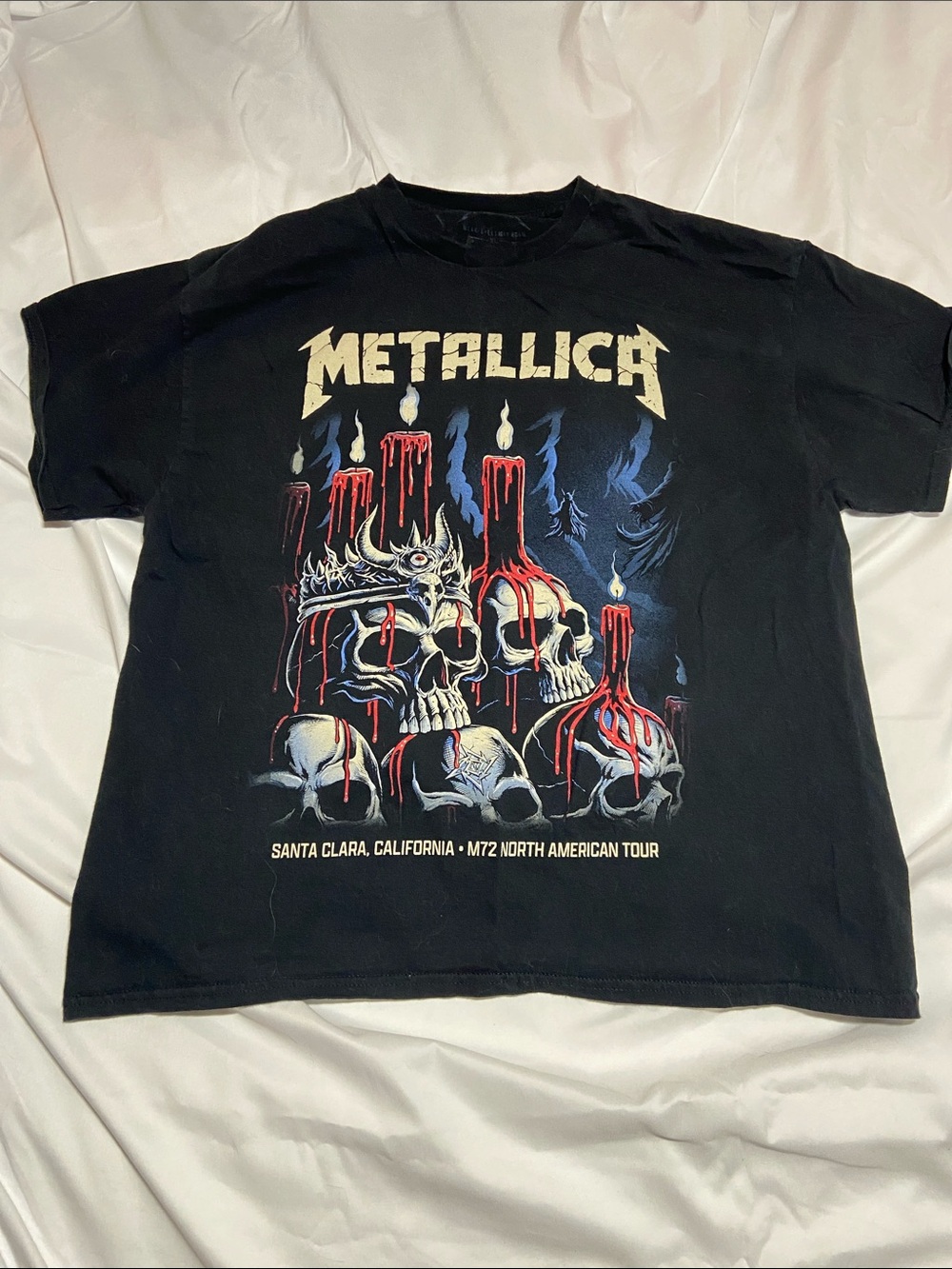 Metallica Santa Clara M72 Black Graphic Band Tee - Red & Blue Skull Design
